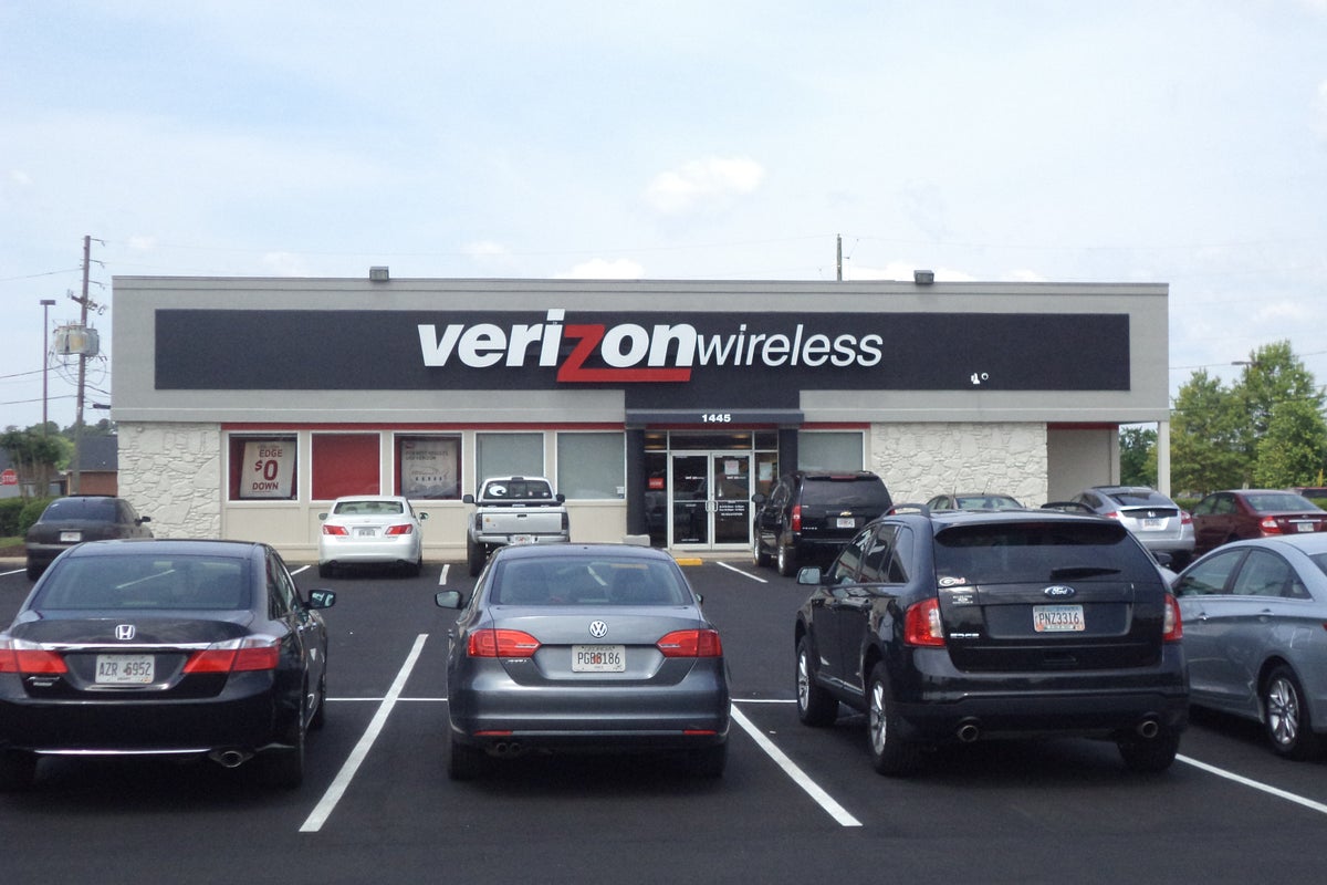 Why Verizon (VZ) Shares Are Trading Lower Today