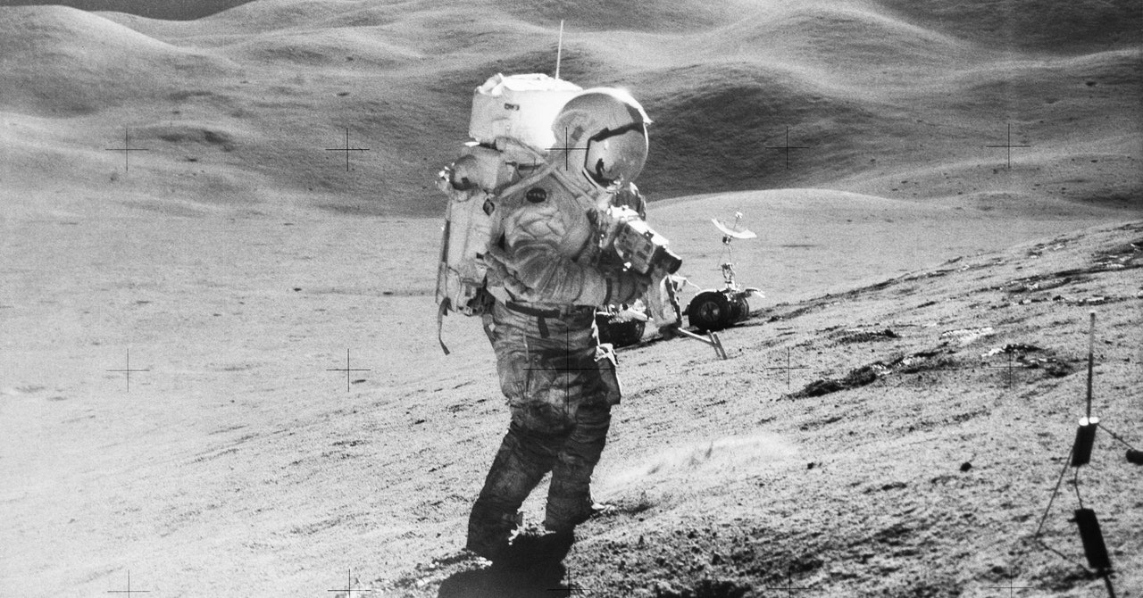 How to Simulate Walking on the Moon—Without Leaving the Planet