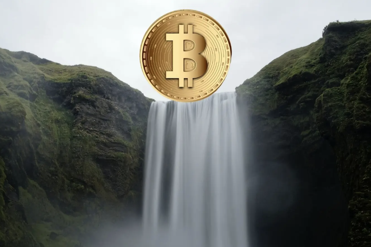 Crypto Analyst Who Predicted Bitcoin Collapse Now Says 'New Lows Are Just A Matter Of Time'