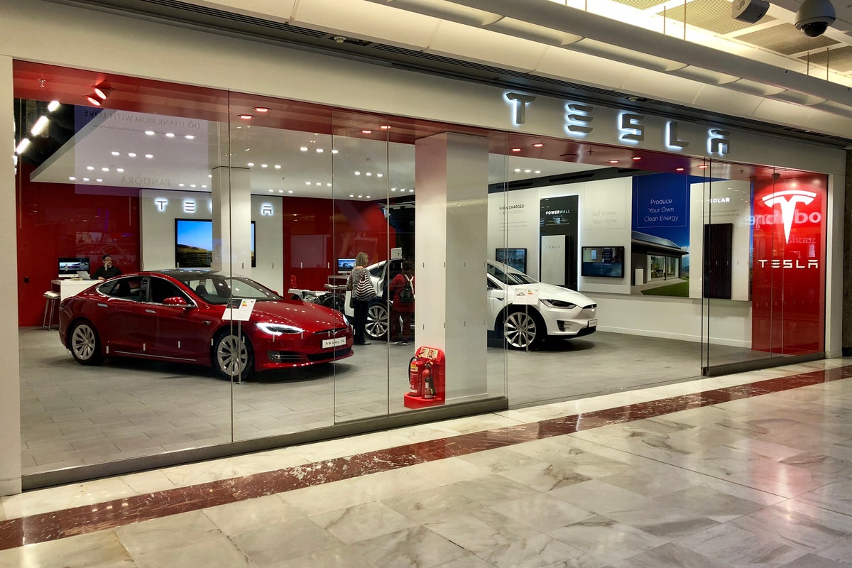 Tesla Motors (TSLA) – Tesla Challenges Louisiana Law To Directly Sell Cars To Customers