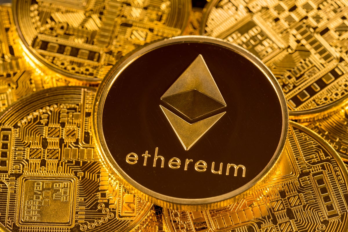 Ethereum Tumbles Below This Major Level Following Merge; Here Are The Top Crypto Movers For Friday - Bitcoin (BTC/USD), Chiliz (CHZ/USD)
