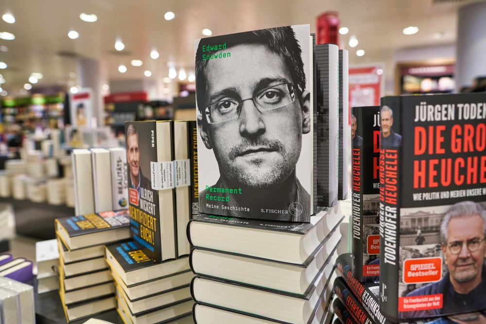 Edward Snowden Granted Russian Citizenship