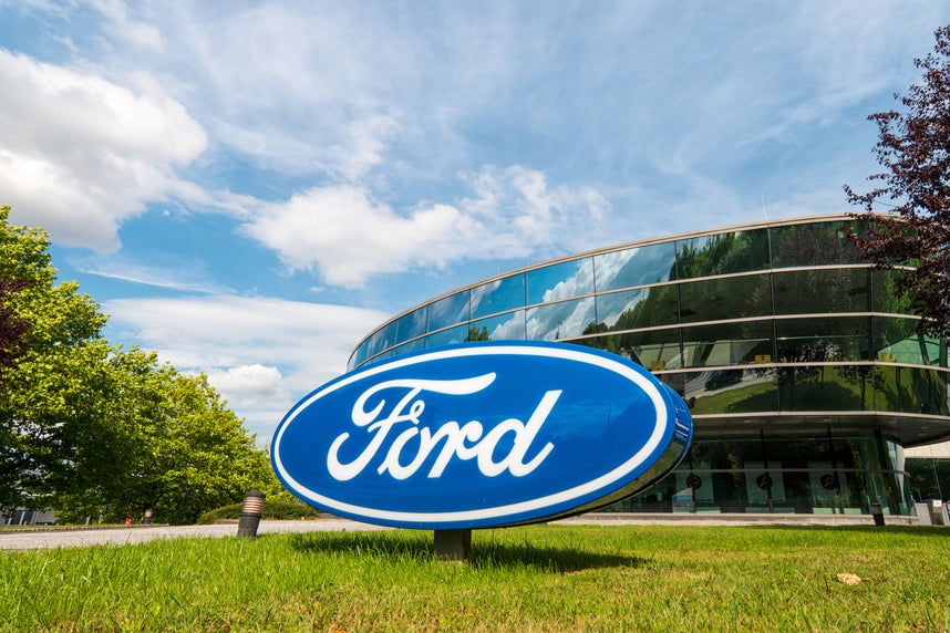 Ford Consolidates After Charging North: Here's What To Watch For Next - Ford Motor (NYSE:F)