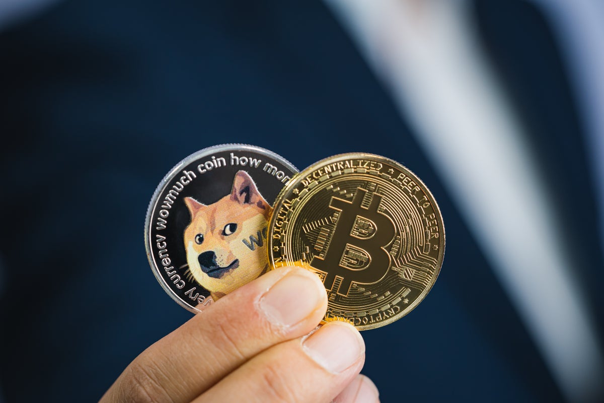 Bitcoin, Dogecoin Rise, Ethereum Drops After Inflation Spike: Analyst Says Apex Crypto Technical Selling 'Could Get Ugly' Below This Level - Bitcoin (BTC/USD), Ethereum (ETH/USD), Dogecoin (DOGE/USD)