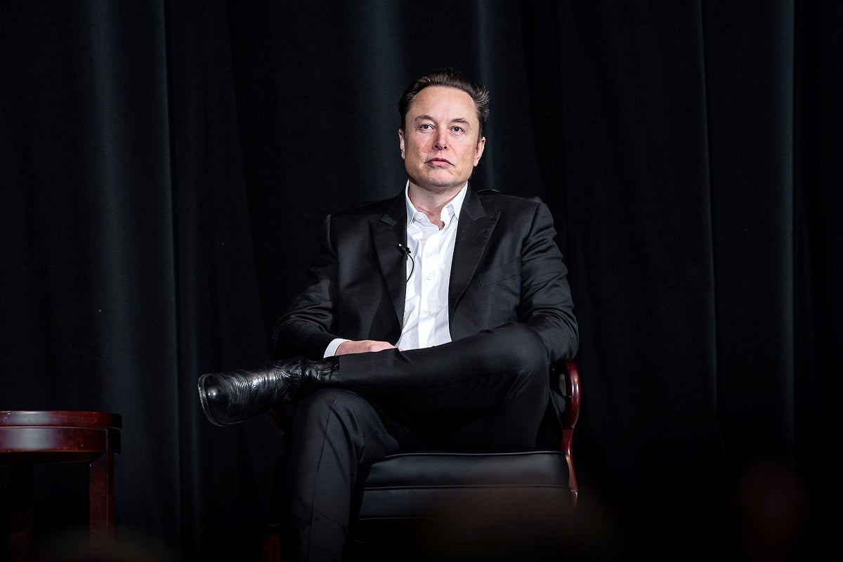 Elon Musk Got Angry When Employees Didn't Stay At Work Late At His Maiden Venture: Ex-Colleagues Reminisce About Billionaire In Documentary - Tesla (NASDAQ:TSLA)