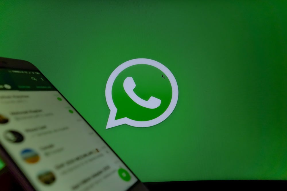 WhatsApp Outage Leaves Netizens In Frenzy, Service Restored After 2 Hours - Meta Platforms (NASDAQ:META), Twitter (NYSE:TWTR)
