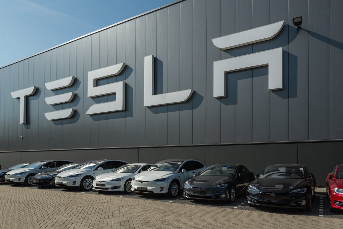 Tesla To Recall Over 24,000 Cars — But What's The Issue This Time? - Tesla (NASDAQ:TSLA)