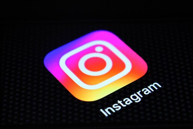 Instagram Faces Partial Outage, Users Complain Of Disappearing Accounts Globally - Meta Platforms (NASDAQ:META)