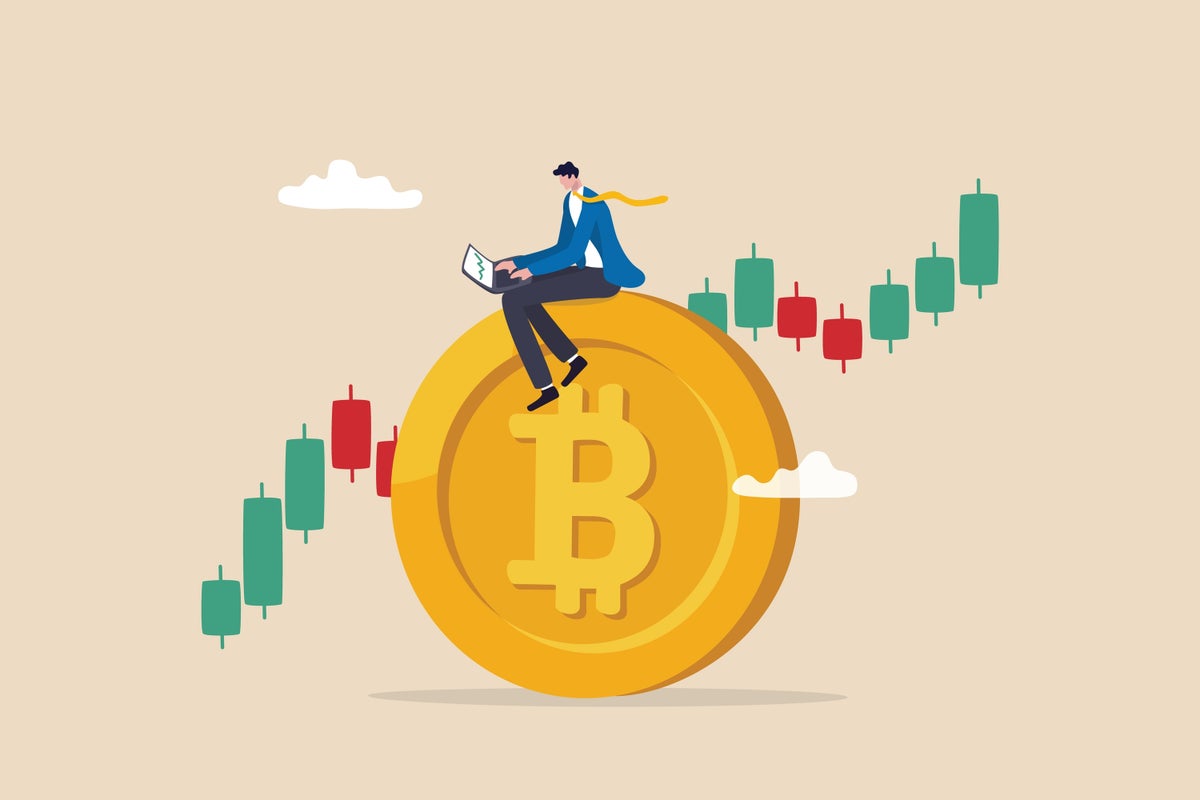 Cathie Wood's Ark Wonders If Bitcoin Will Lead Move Back To Risk-On Assets As Volatility Lowers - Bitcoin (BTC/USD)