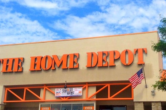 Why Home Depot Is A Buy If 'Rates Are Peaking' And These 3 Energy Majors On CNBC's 'Final Trades' - Chevron (NYSE:CVX), Devon Energy (NYSE:DVN)