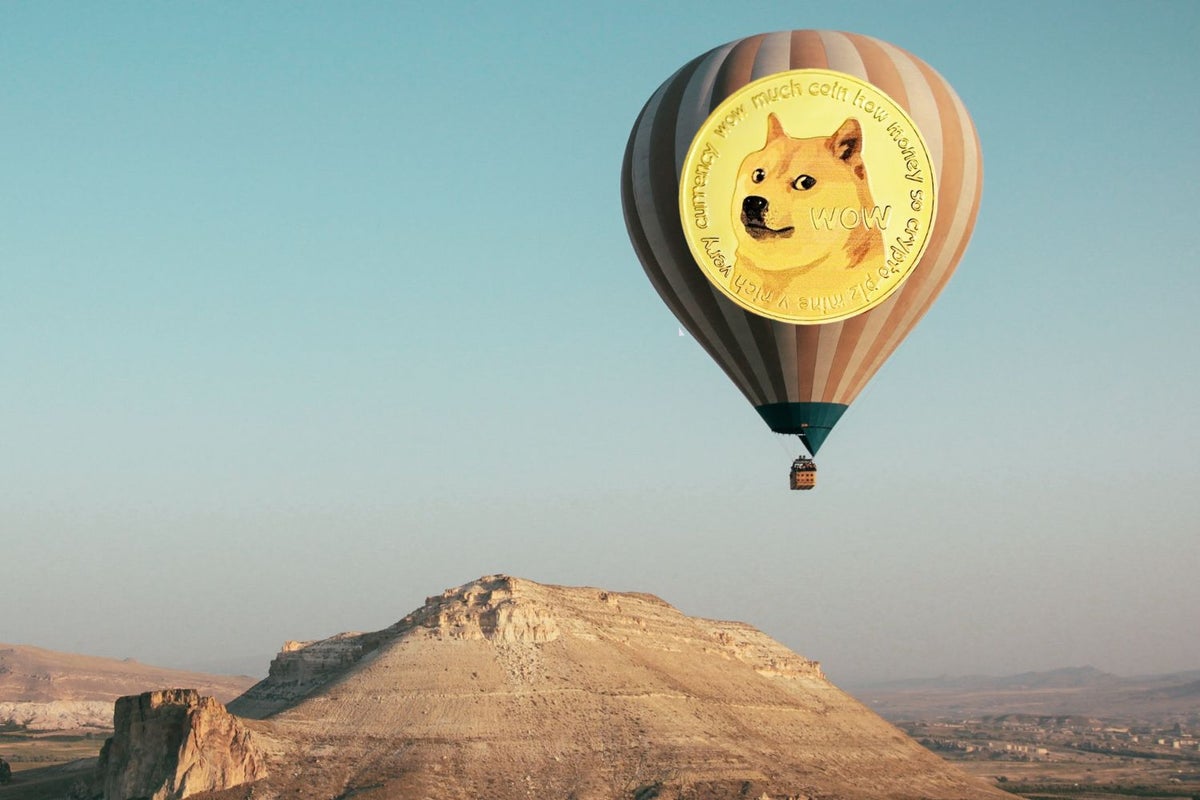Dogecoin Shows Resilience After FTX-Induced Crypto Bloodbath: How High Could Meme Currency Fly? - Bitcoin (BTC/USD), Dogecoin (DOGE/USD)