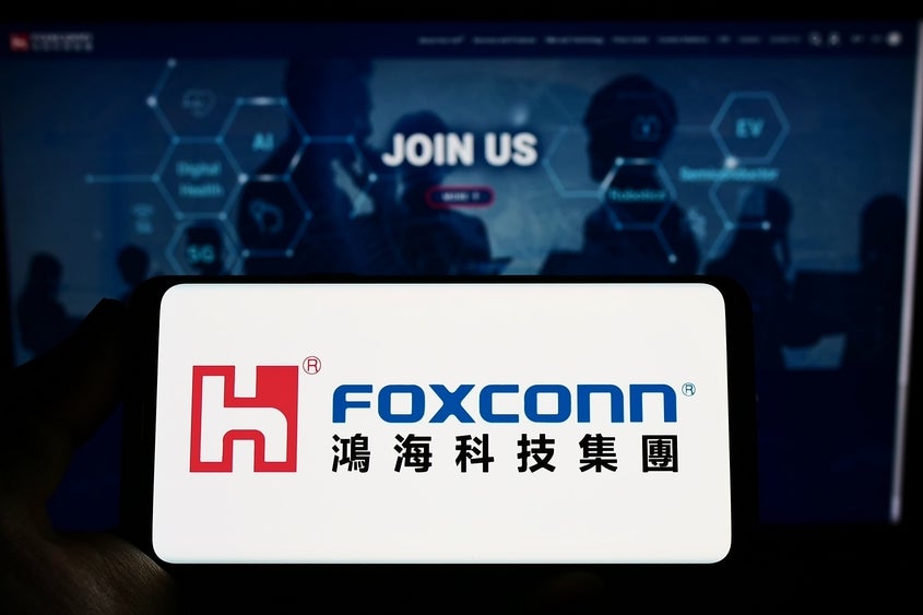 Apple Supplier Foxconn Apologizes For 'Technical Error' While Hiring After Fresh Protests At iPhone Facility - Apple (NASDAQ:AAPL), Hon Hai Precision (OTC:HNHPF)