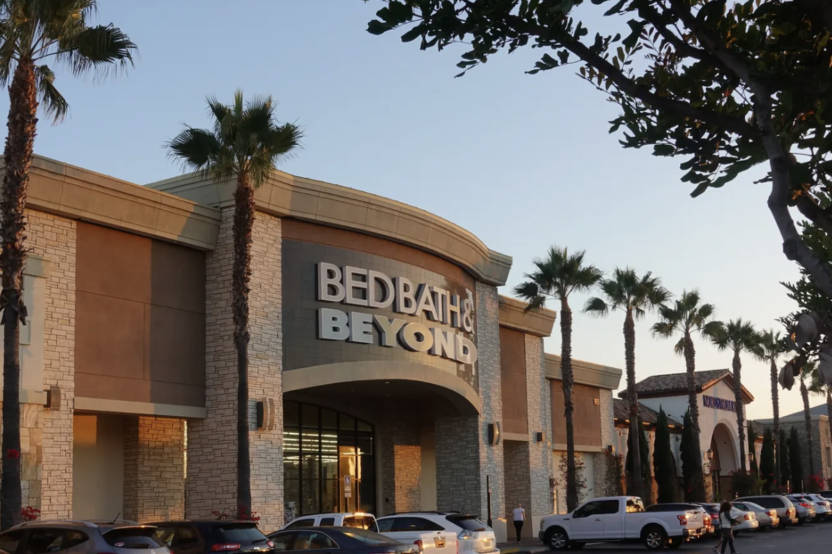 Many Bed Bath & Beyond Shelves Empty For Holiday Shopping: Report - Bed Bath & Beyond (NASDAQ:BBBY)