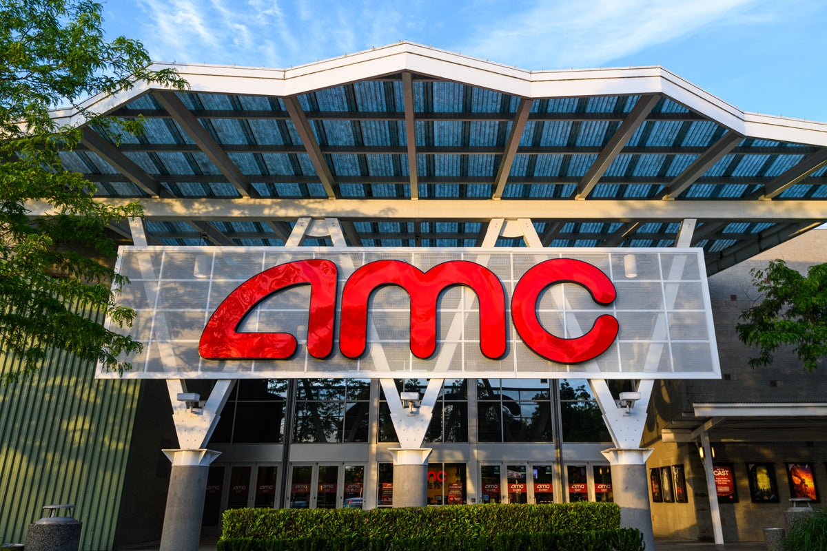AMC Entertainment Reaches For The Treetops: Can The Retail Favorite Reclaim This Key Level? - AMC Entertainment (NYSE:AMC)