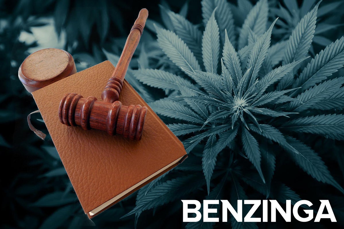 GOP-Led Bill To Reform Weed Sentencing, Canada's Responsible Stokers, TN's Legalization Push & More