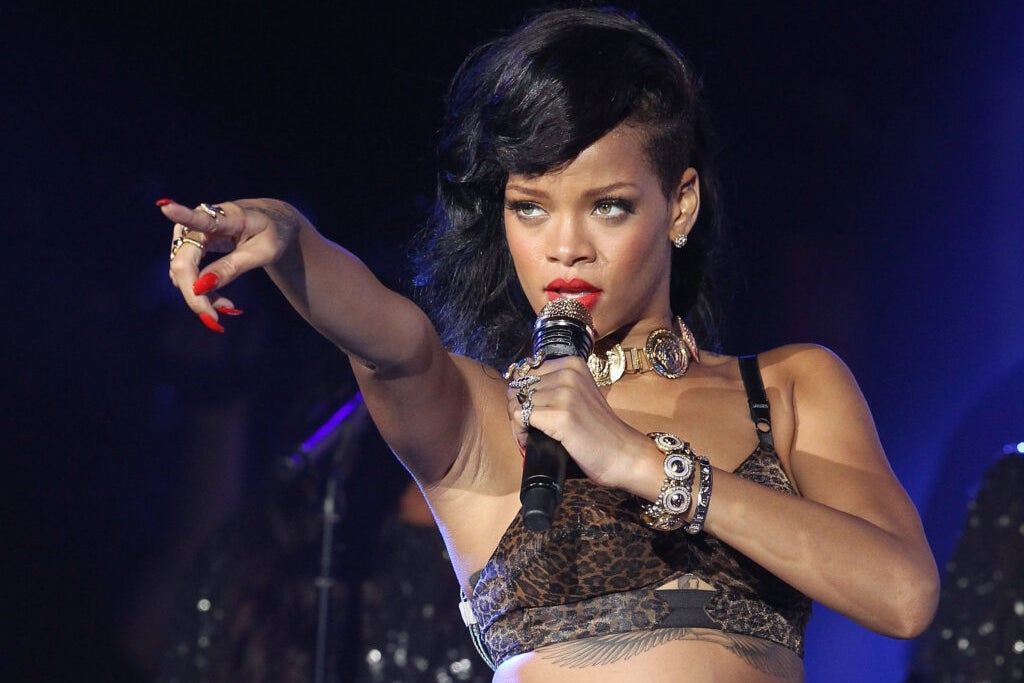 Rihanna Will Be The First Billionaire To Play A Super Bowl Halftime Show In Over 18 Years - LVMH (OTC:LVMUY)