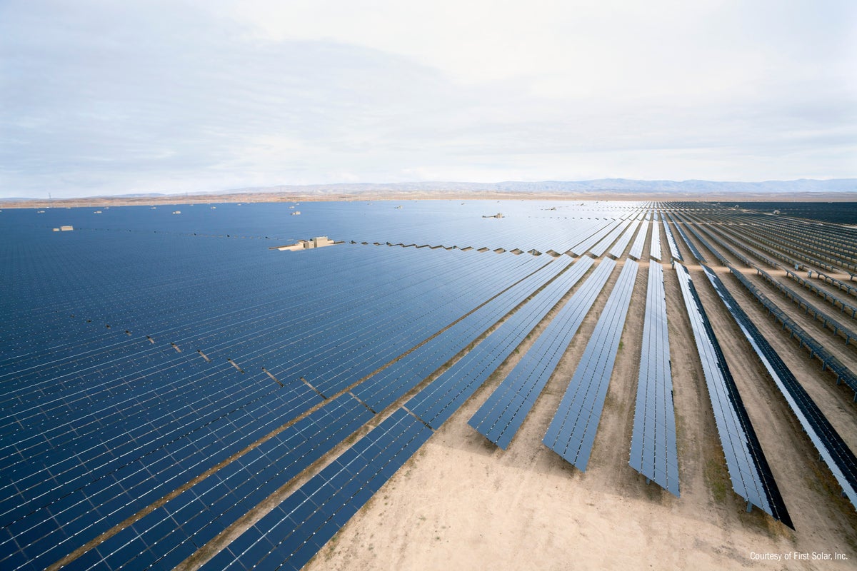 Why First Solar Shares Are Heating Up After Hours - First Solar (NASDAQ:FSLR)