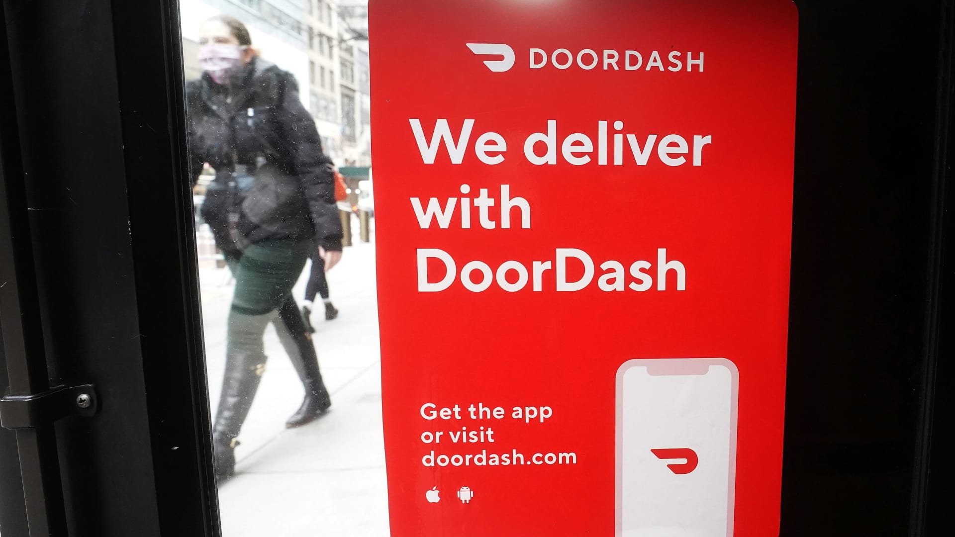 DoorDash stock pops after revenue beat, rosy guidance