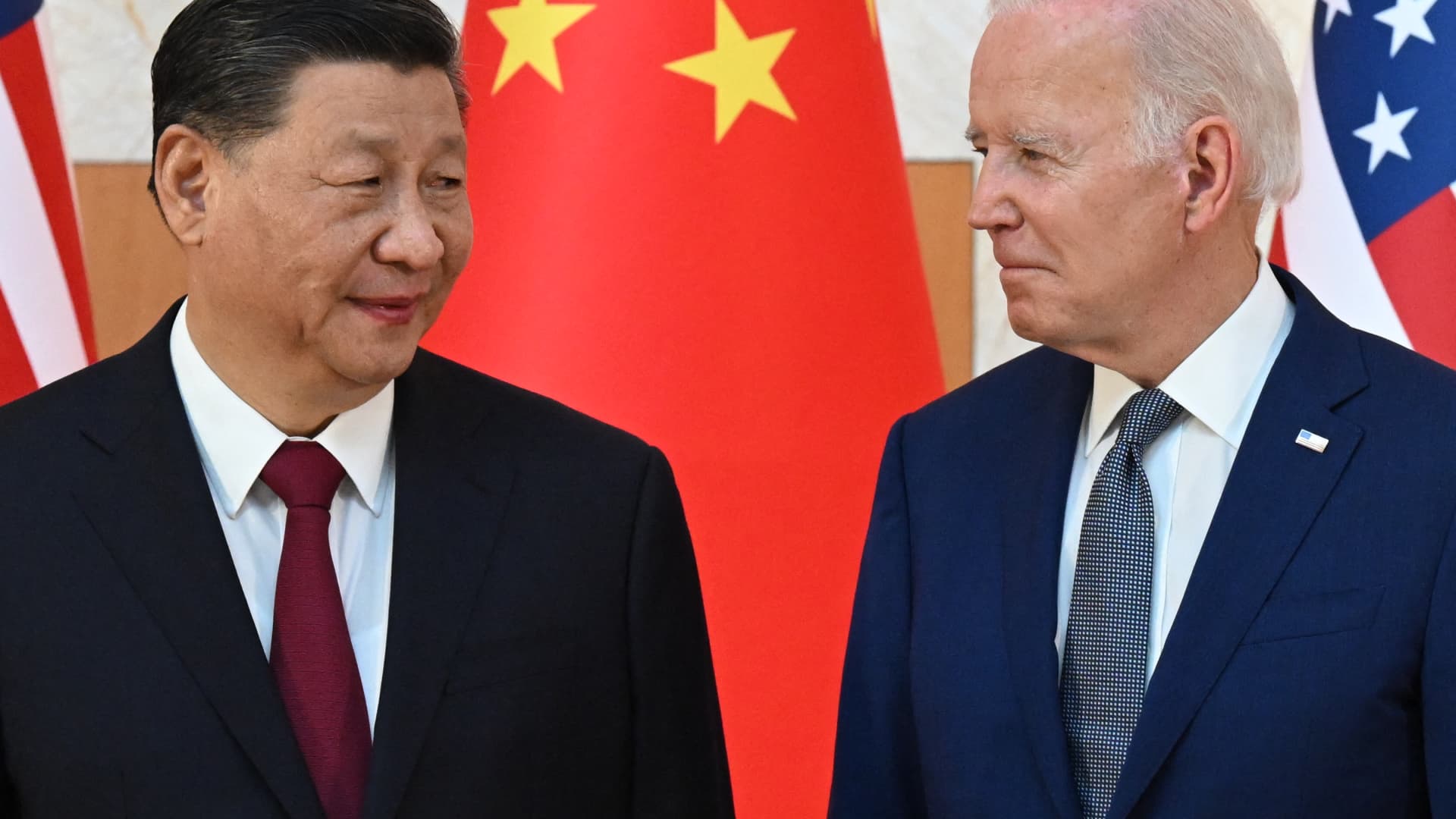 US-China ties on dangerous path with no trust on both sides: Roach, Cohen